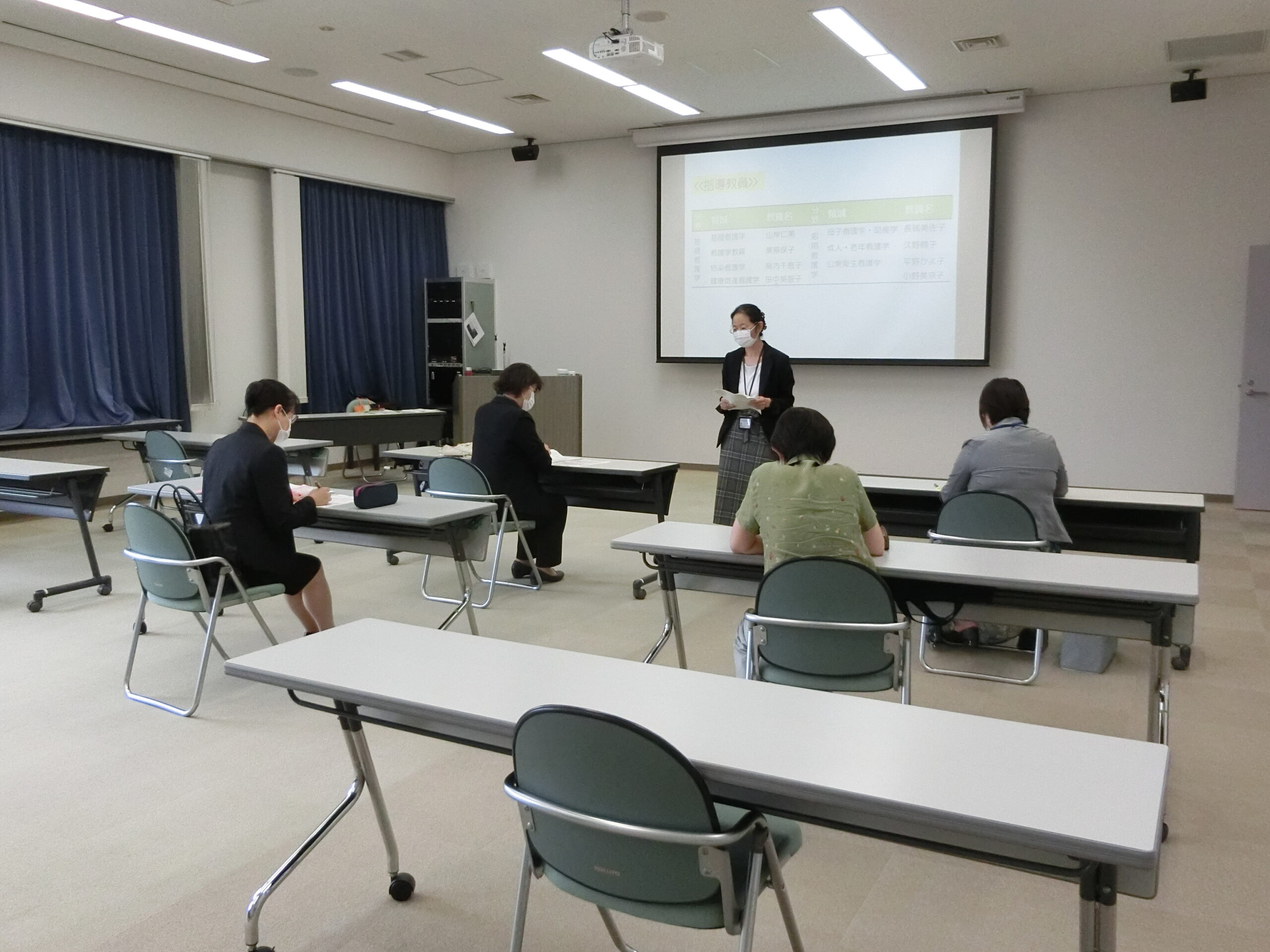 研究コースの説明の様子