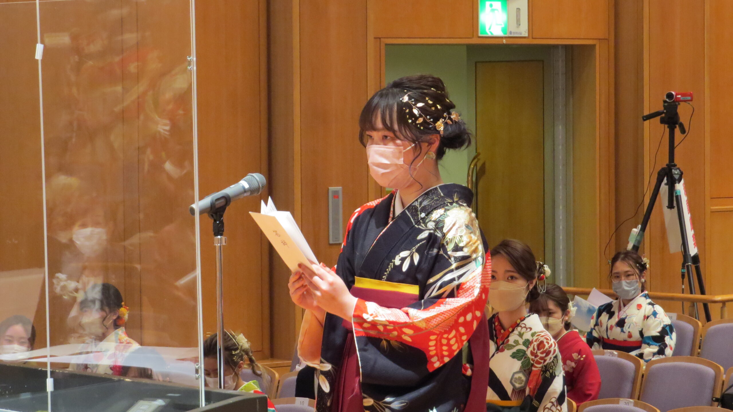学部卒業生代表答辞の様子