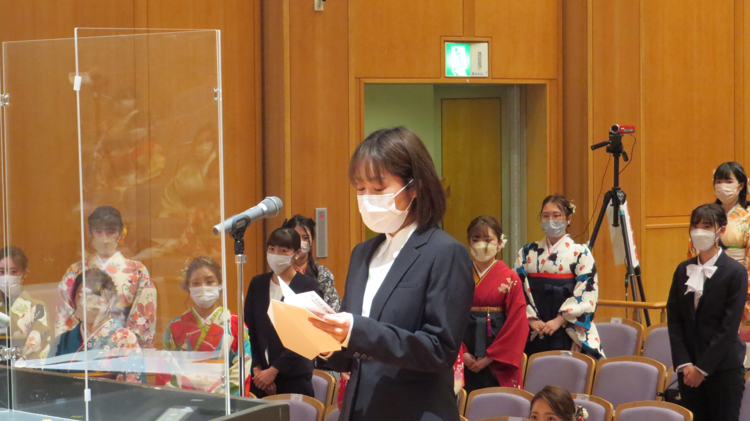 別科助産専攻修了生答辞の様子
