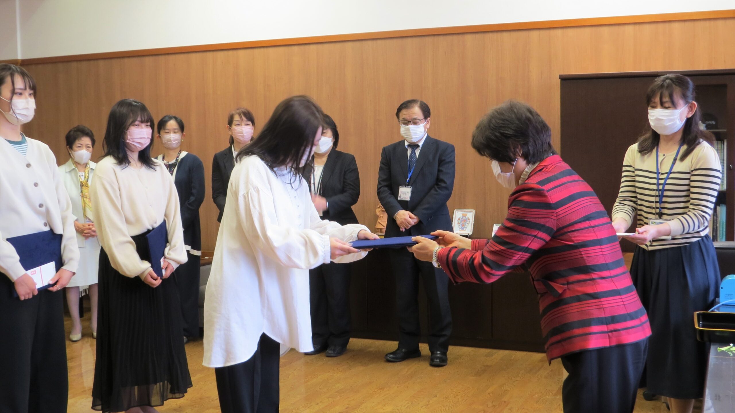 表彰状の授与