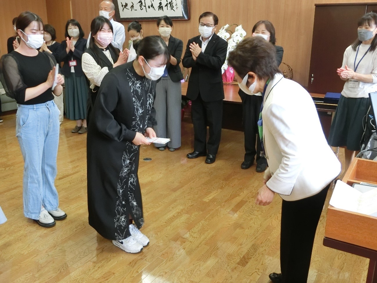 表彰状授与の様子