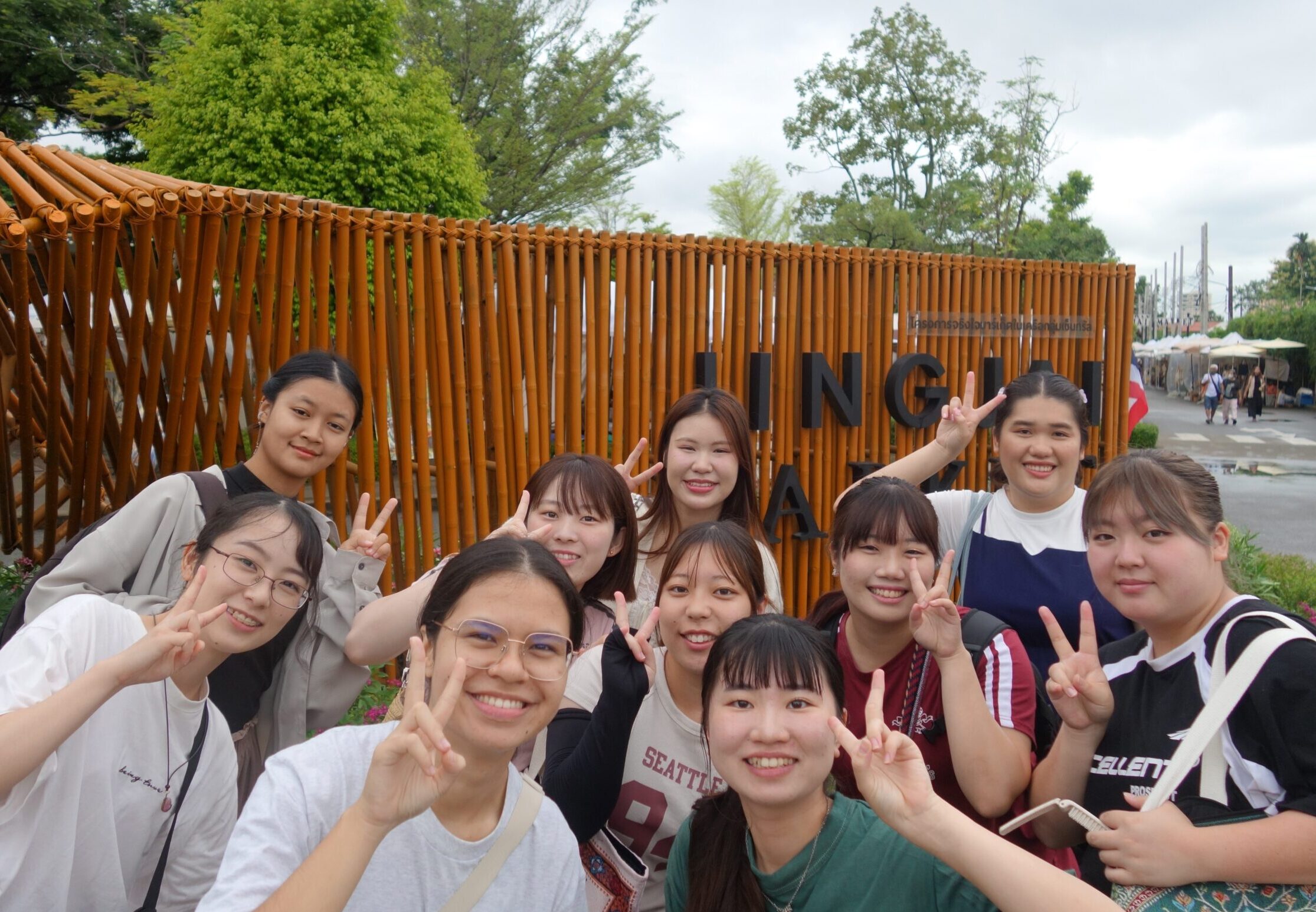 タイ学生と市場訪問