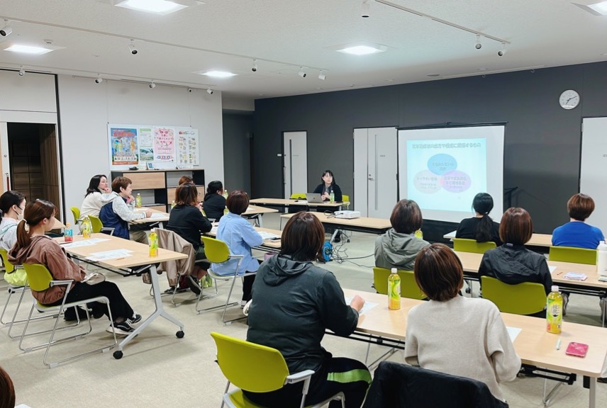大野理恵講師の講座の様子