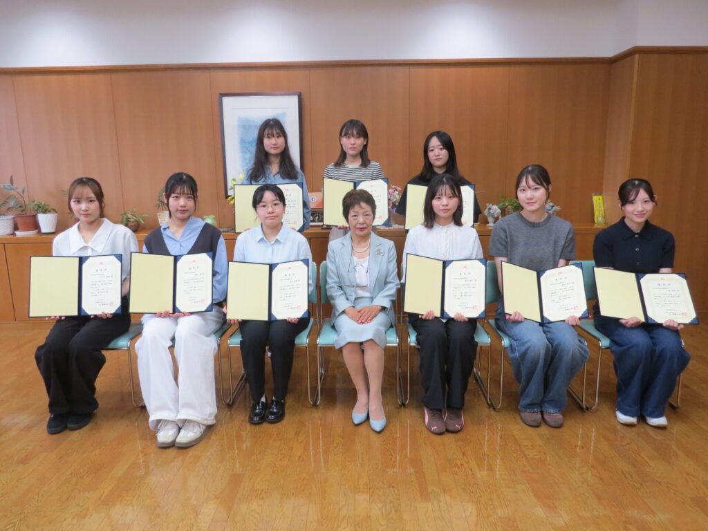 令和7年度成績優秀者の表彰を行いました